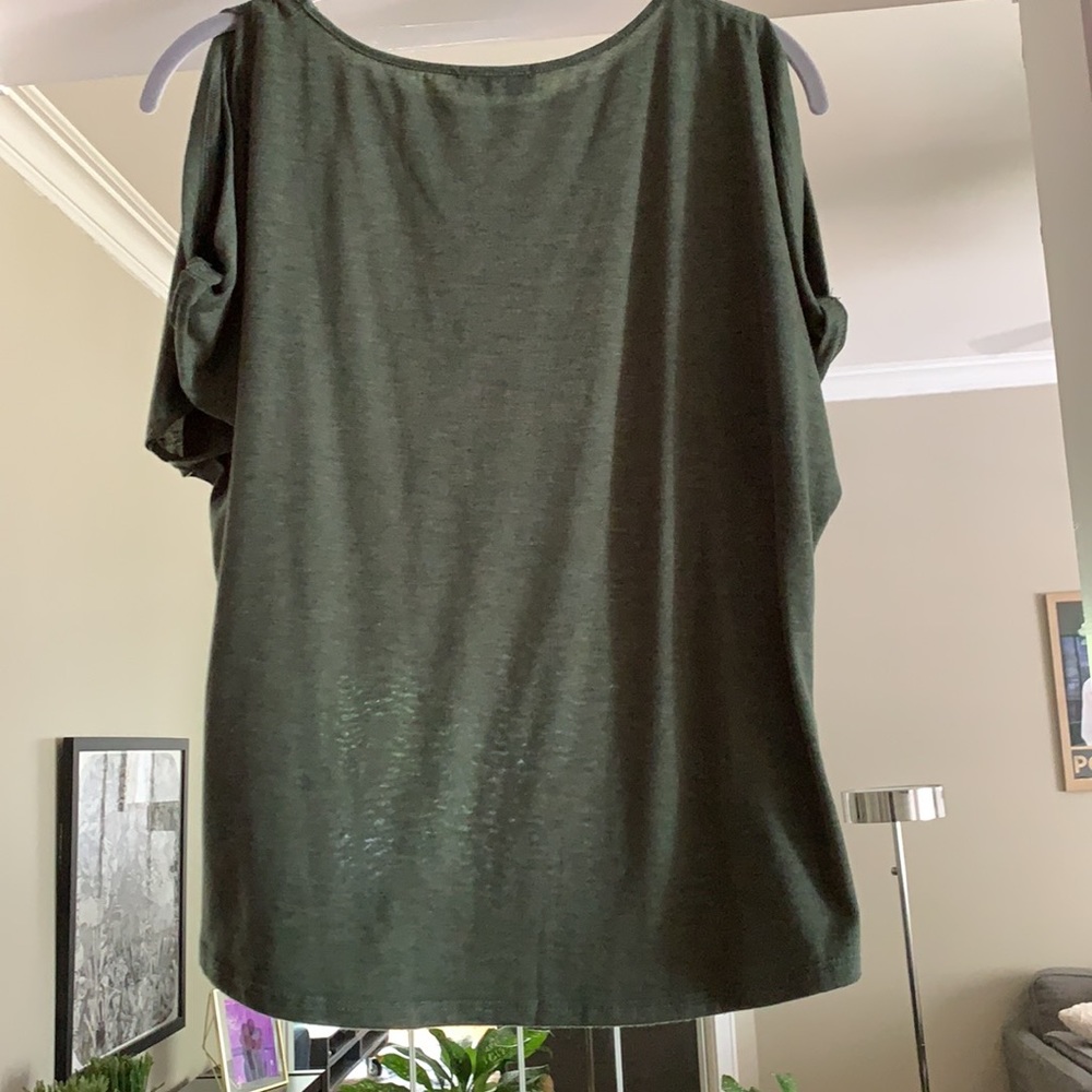 Open armed twist detail T-shirt - Picture 4 of 6